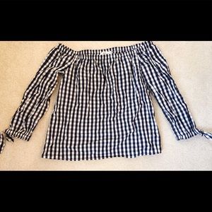 Woman’s Gingham Vineyard Vines Shirt